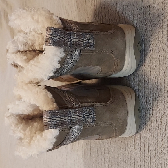 Merrell Approach Sport Mid Waterproof Hiking Boots - Picture 10 of 13